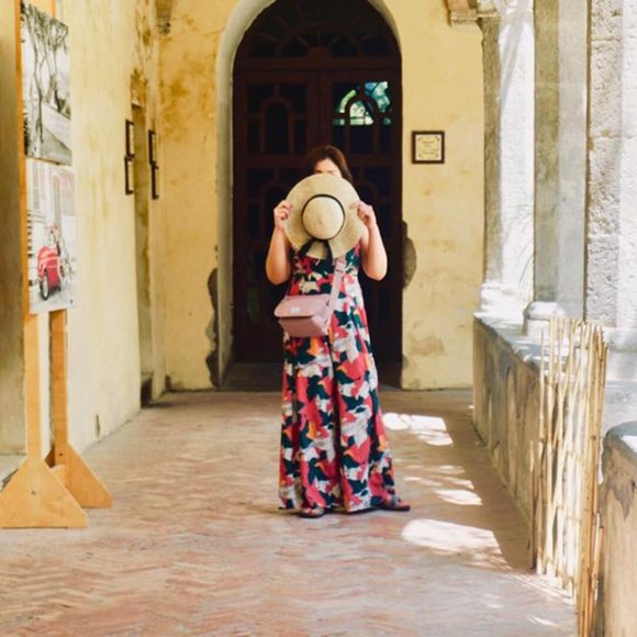 Meet your Posher, Nicolette - Picture 3 of 4